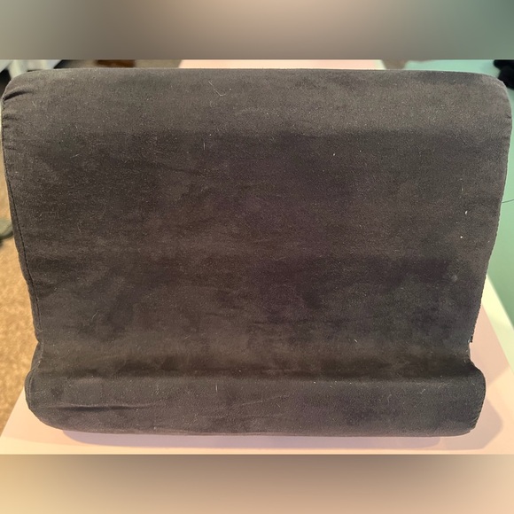 Pillow Pad iPad/Phone Stand - Picture 2 of 5